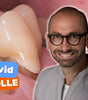 Gros plan sur restauration dentaire, portrait d'un dentiste avec logo Capsule Omnipratique.